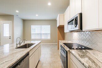 11005 Cres Light Way in Houston, TX - Building Photo - Building Photo