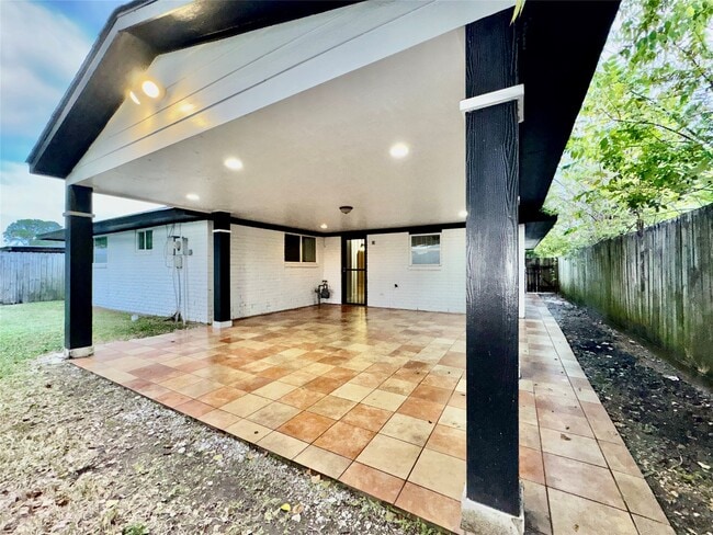 2134 Rainy River Dr in Houston, TX - Building Photo - Building Photo