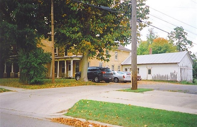 9 North St in Hillsdale, MI - Foto de edificio - Building Photo