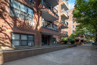 Kings Village in Brooklyn, NY - Building Photo - Building Photo