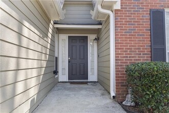 425 Hickory Glen Ln in Atlanta, GA - Building Photo - Building Photo