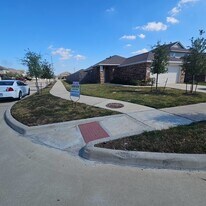 9042 Estes Lks Dr in Baytown, TX - Building Photo