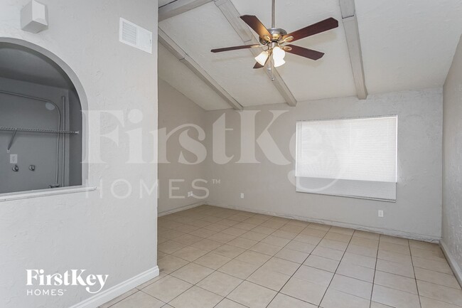 4624 Cinderella Ln in Las Vegas, NV - Building Photo - Building Photo