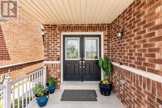 564 Bessborough Dr in Milton, ON - Building Photo - Building Photo