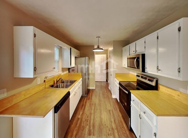 7827 Rainey Dr in Nashville, TN - Building Photo - Building Photo