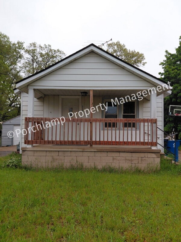 property at 5038 Carson Ave SW