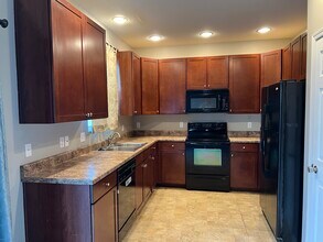 19618 T St in Omaha, NE - Building Photo - Building Photo