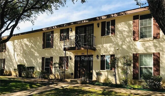 4012 Ridglea Country Club Dr in Benbrook, TX - Building Photo - Building Photo