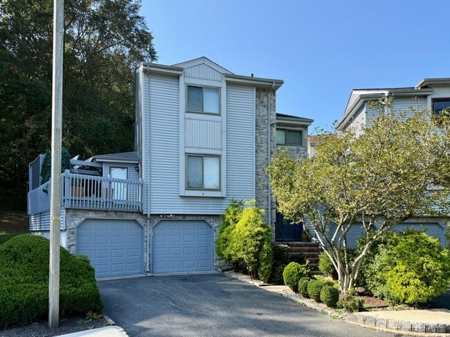 property at 5 Viburnum Ct