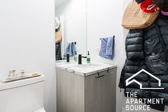 2741 W Division St, Unit 4f in Chicago, IL - Foto de edificio - Building Photo