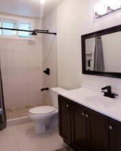1070 Awawamalu St in Honolulu, HI - Building Photo - Building Photo