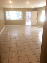 7916 Camino Kiosco in San Diego, CA - Building Photo - Building Photo