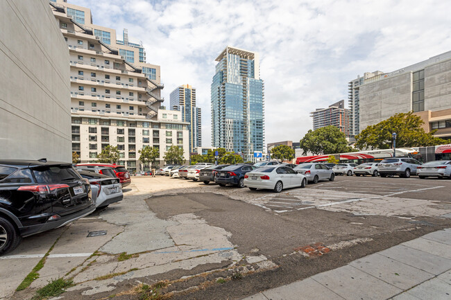 Pinnacle Columbia & A Tower in San Diego, CA - Building Photo - Other