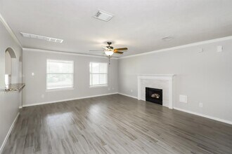 729 Chance Ln in Baytown, TX - Building Photo - Building Photo