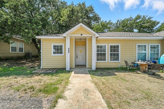 property at 5959 Robinwood Ln