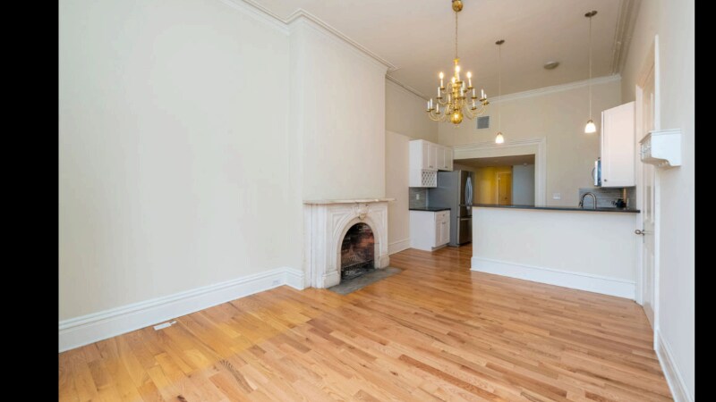 32 E Preston St in Baltimore, MD - Building Photo