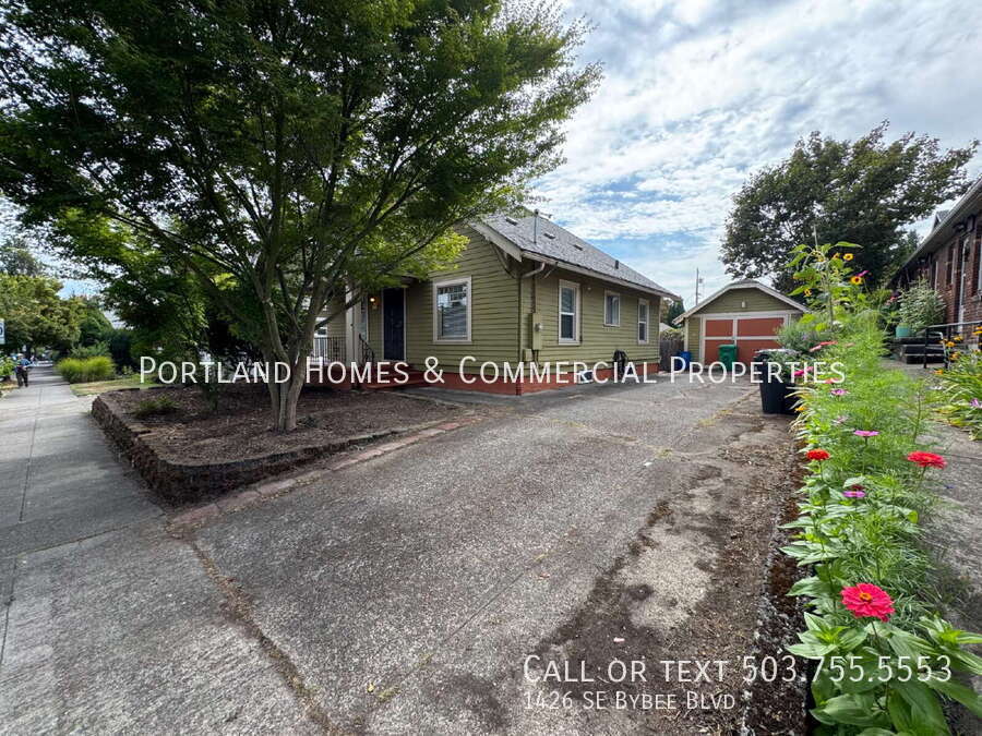 1426 SE Bybee Blvd in Portland, OR - Building Photo
