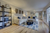 Building Photo - Shorewood Heights Apartamentos in Mercer Island, Washington