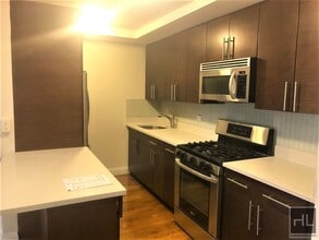 3030 Middletown Rd in Bronx, NY - Building Photo - Building Photo