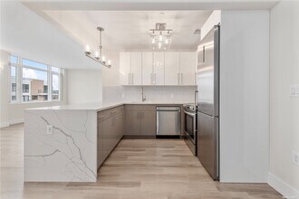 103-14 Northern Blvd, Unit 4A in Queens, NY - Building Photo - Building Photo