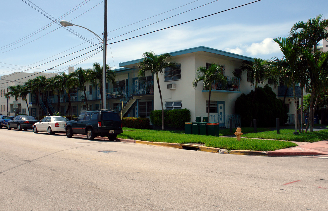 1038 11th St in Miami Beach, FL - Foto de edificio