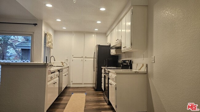 property at 3851 Amberly Dr