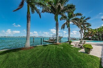 52 N Pine Cir in Belleair, FL - Building Photo - Building Photo