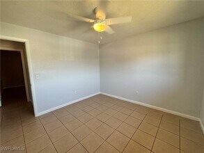 110 SE 4th Pl in Cape Coral, FL - Building Photo - Building Photo