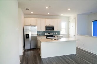 8917 Sperry St in Orlando, FL - Building Photo - Building Photo