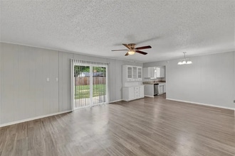 205 San Jacinto Ct in Waxahachie, TX - Building Photo - Building Photo