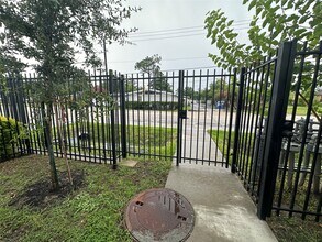 2828 Versailles Oak Ln in Houston, TX - Building Photo - Building Photo