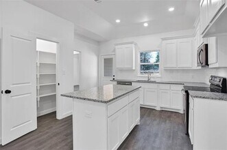 1471 Cathey Dr in Denison, TX - Building Photo - Building Photo