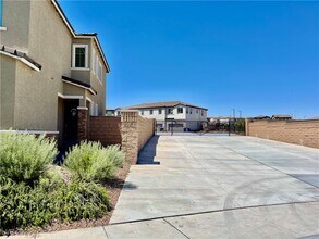 8819 Burray St in Las Vegas, NV - Building Photo - Building Photo