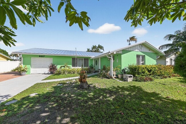407 Highwood Cir in Jupiter, FL - Building Photo - Building Photo