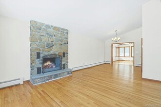 4 Sassi Dr in Croton-on-Hudson, NY - Building Photo - Building Photo