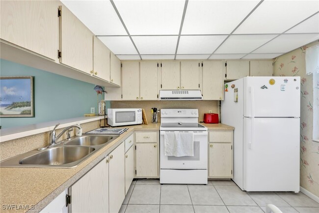 property at 142 Palm Dr