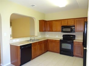 631 Tom Kemp Dr in New Braunfels, TX - Building Photo - Building Photo