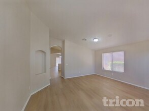 8405 S 50th Ln in Phoenix, AZ - Building Photo - Building Photo