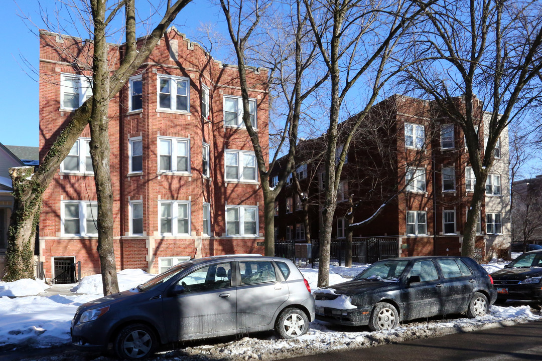 3851-3853 N Kedvale Ave in Chicago, IL - Foto de edificio