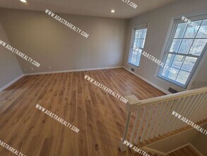 9700 W 89th Terrace in Overland Park, KS - Foto de edificio - Building Photo