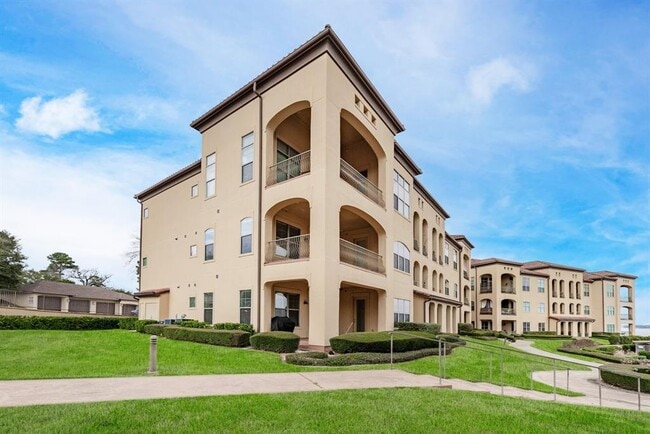 17040 W Farm To Market 1097 in Montgomery, TX - Building Photo - Building Photo