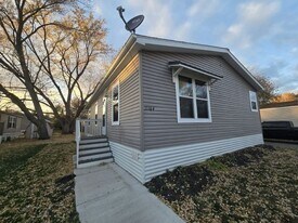 11164 4th St NE in Blaine, MN - Building Photo