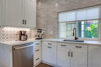 3887 Creststone Pl in San Diego, CA - Building Photo - Building Photo