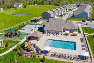 516 Persimmon Ln in Bridgeport, WV - Building Photo