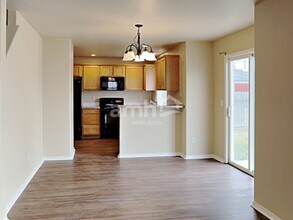 1257 N Forty Niner Ave in Kuna, ID - Foto de edificio - Building Photo