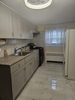 12 Palmer Pl in Valley Stream, NY - Building Photo