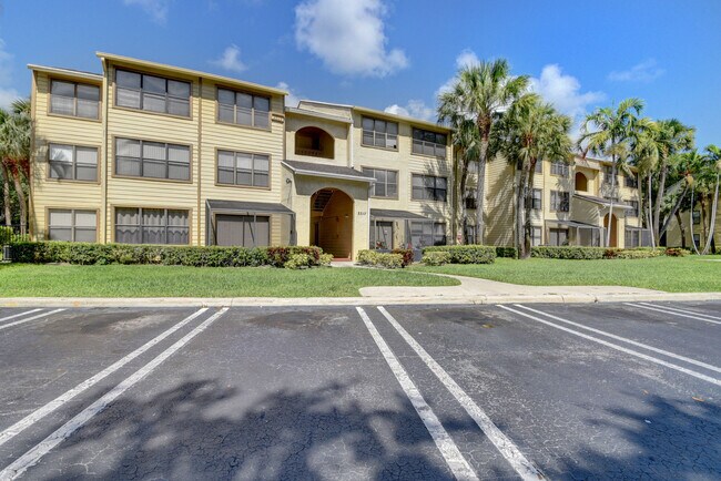 2313 N Congress Ave in Boynton Beach, FL - Building Photo - Building Photo