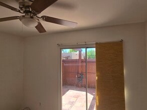 1044 E Pueblo Rd in Phoenix, AZ - Foto de edificio - Building Photo
