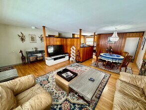 325 Kishwaukee Dr in Sycamore, IL - Building Photo - Building Photo