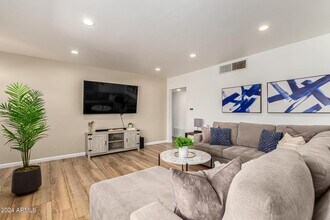 8302 E Windsor Ave in Scottsdale, AZ - Building Photo - Building Photo